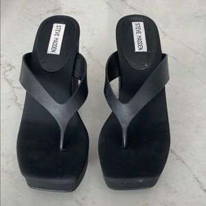 Steve Madden Black Platform Sandle Shoes with Elevated Sole